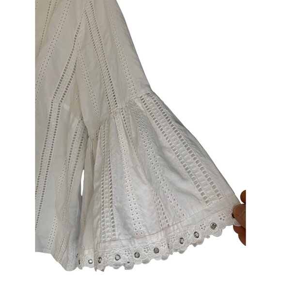 H & M White Eyelet Blouse Bell Sleeves Size 14 XL Keyhole RDD10675 - Picture 2 of 6